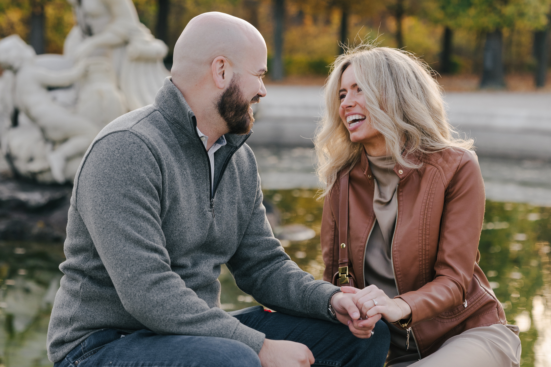Autumn couple photoshoot in Schönbrunn palace, Vienna